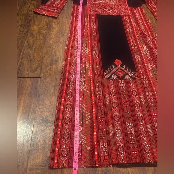 Elegant Red and Gold Embellished Long Sleeve Dress/Thoub - Picture 2 of 4